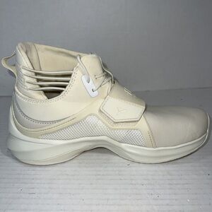 Trainer Hi by Fenty Rihanna